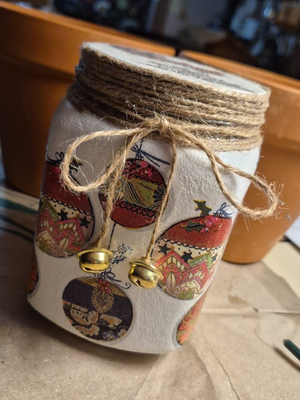 Christmas Wishes Ornament Pattern Glass Jar and Lid, Jingle Bells Twine Accents
